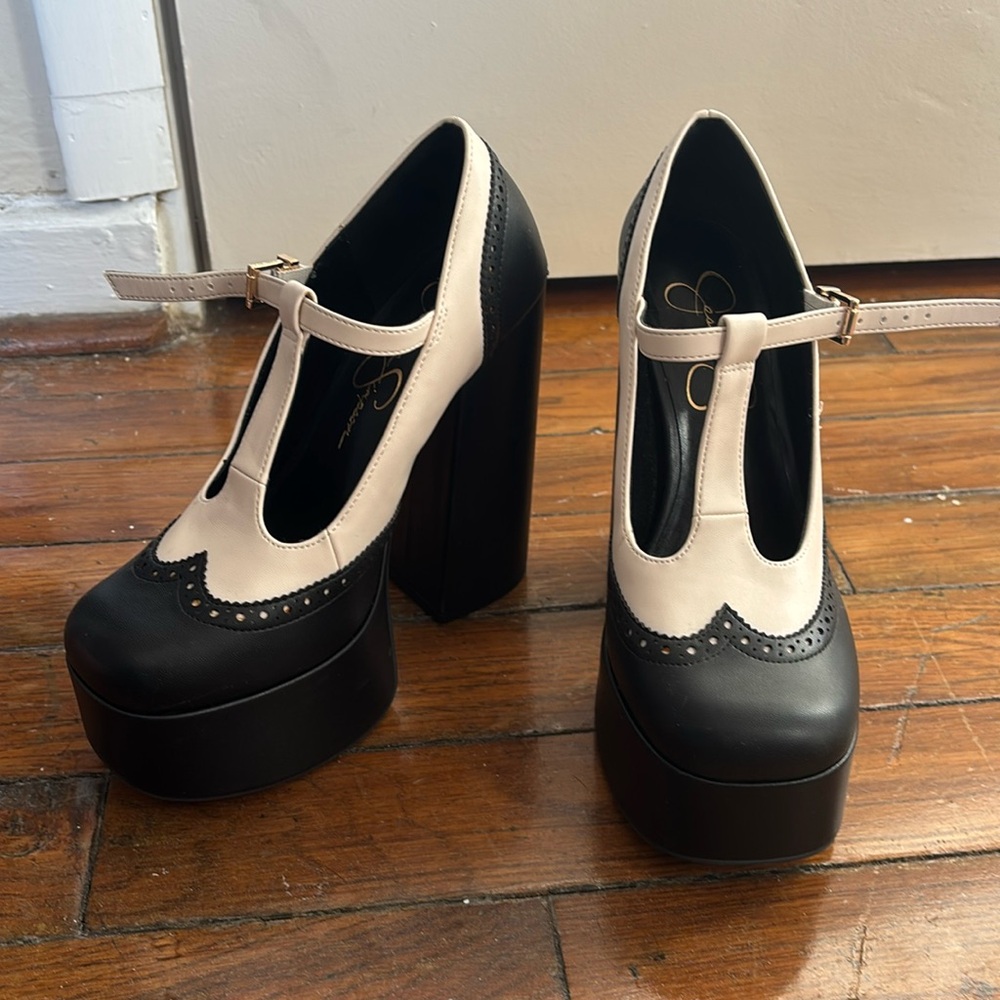 Jessica Simpson Black and Cream T-Strap Platform Pumps